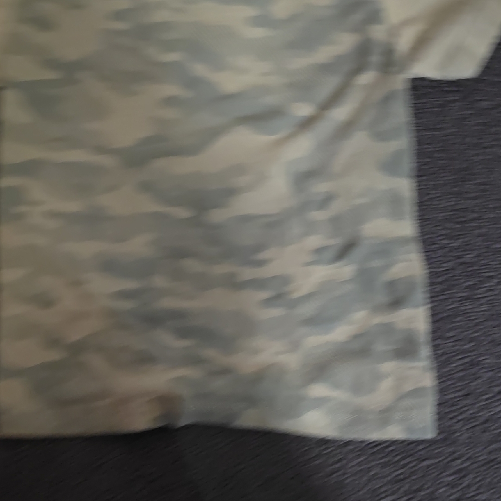 GUESS Kids Green T-Shirt - Picture 6 of 7